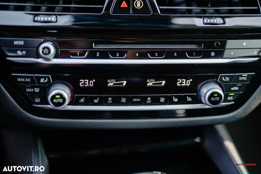 BMW Seria 5 540i xDrive Aut. Luxury Line - 25