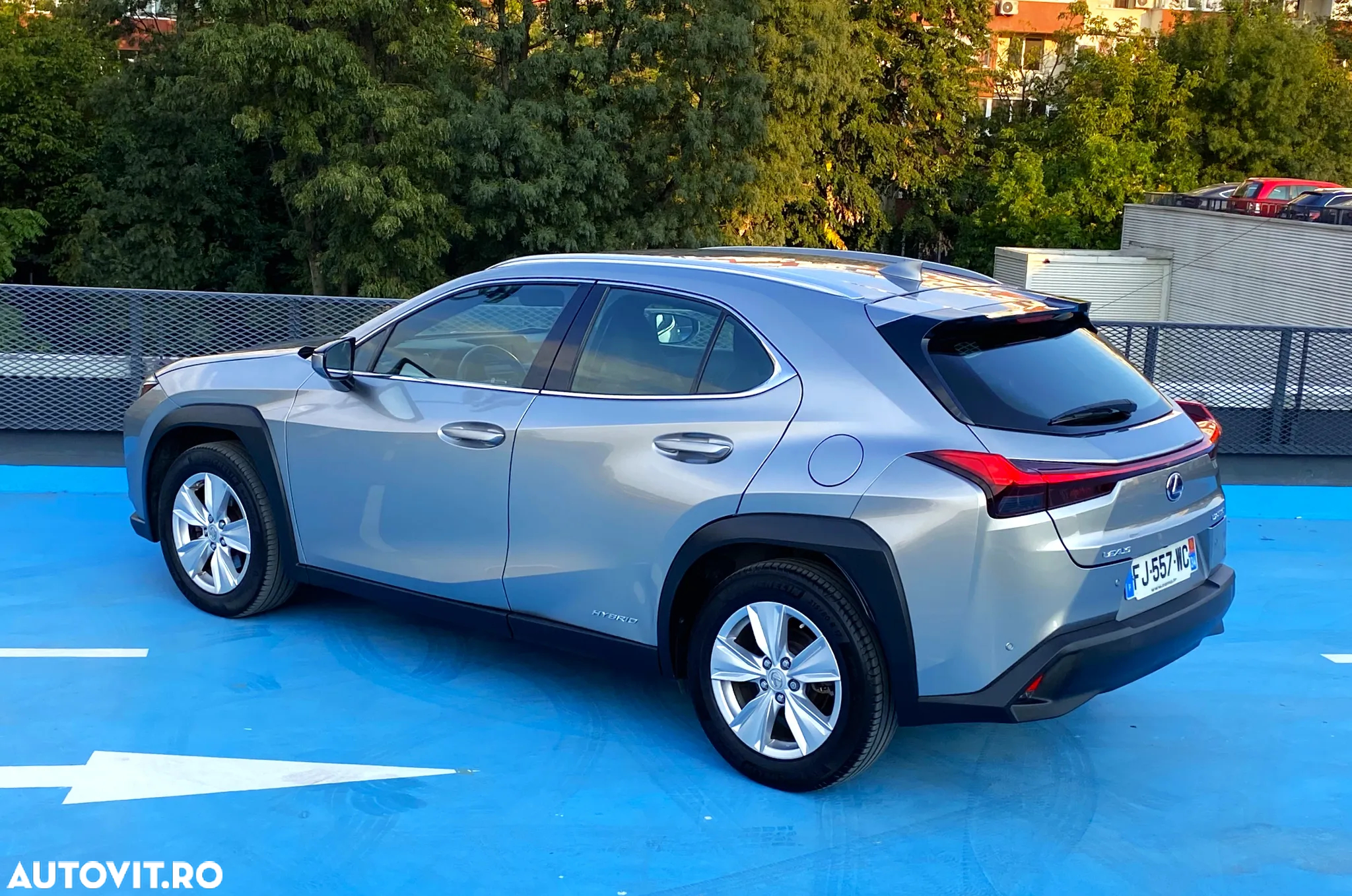 Lexus UX 250h Executive Line - 8
