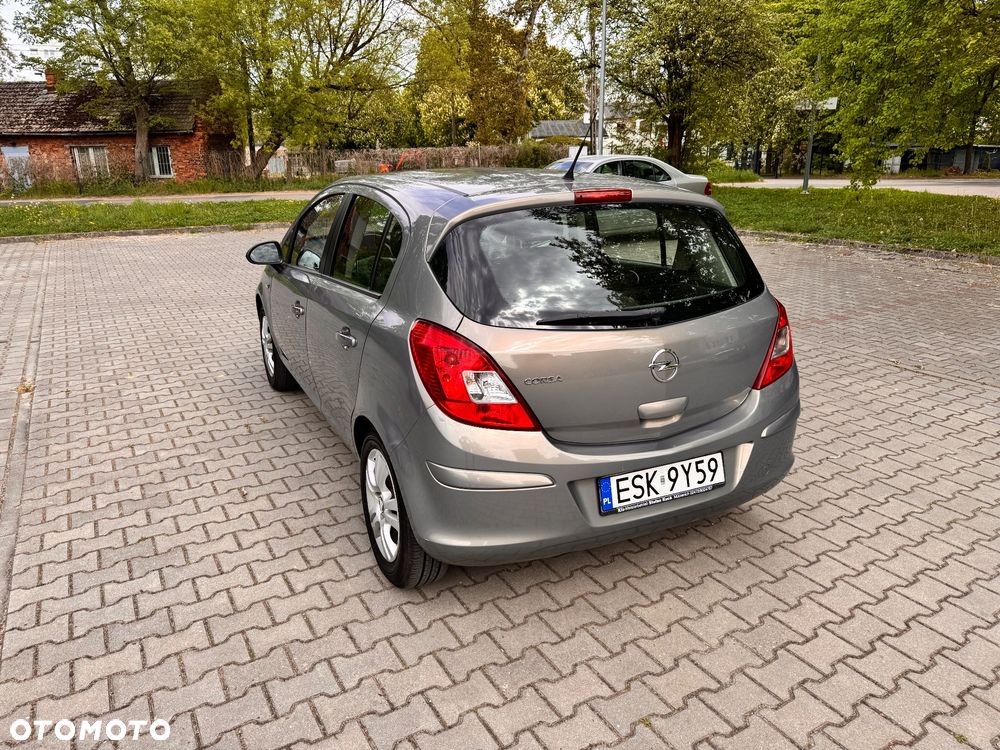 Opel Corsa 1.2 16V Essentia - 3