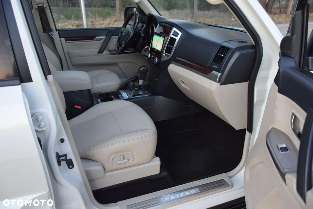 Mitsubishi Pajero - 7