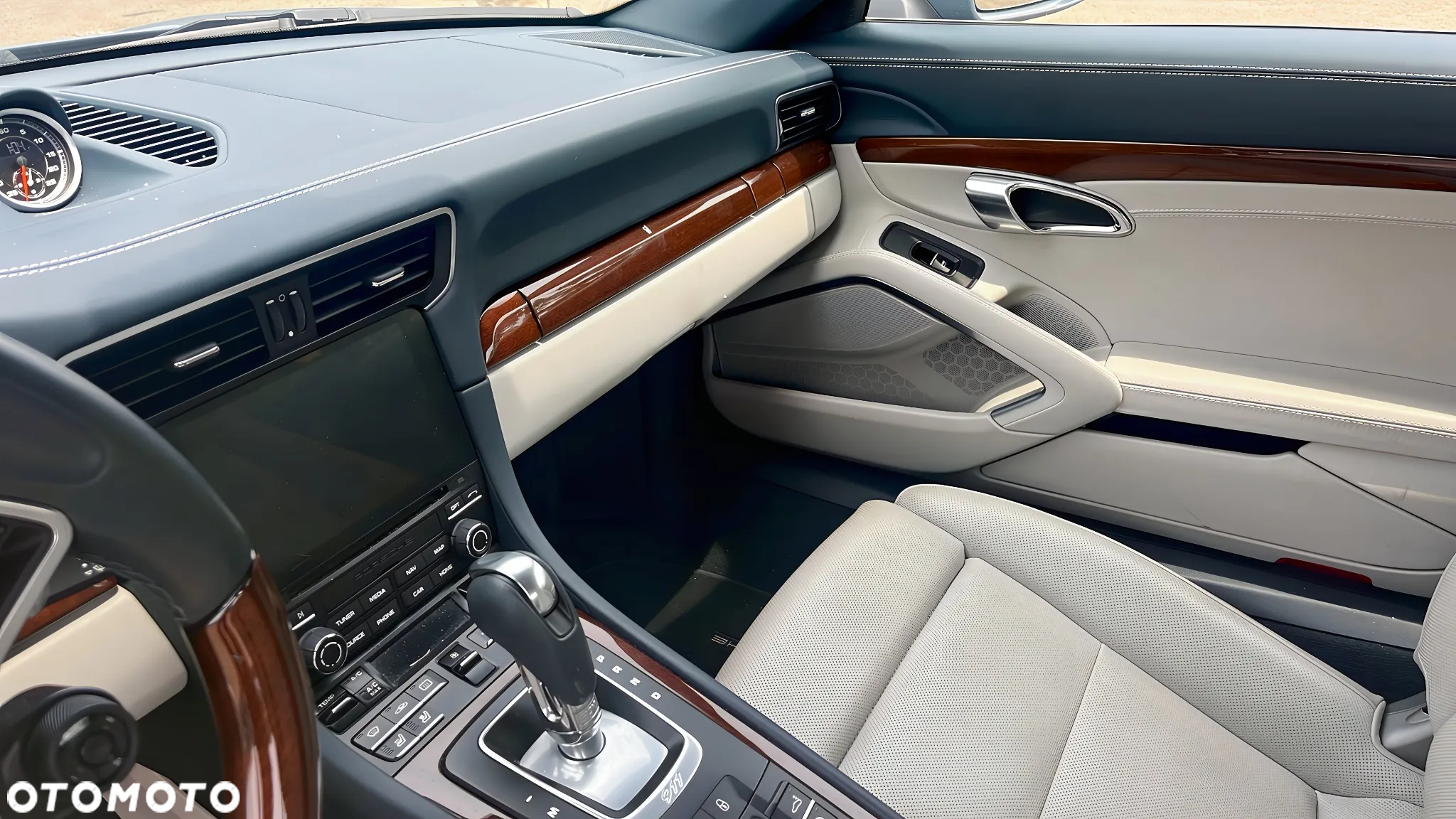 Porsche 911 Carrera PDK - 9