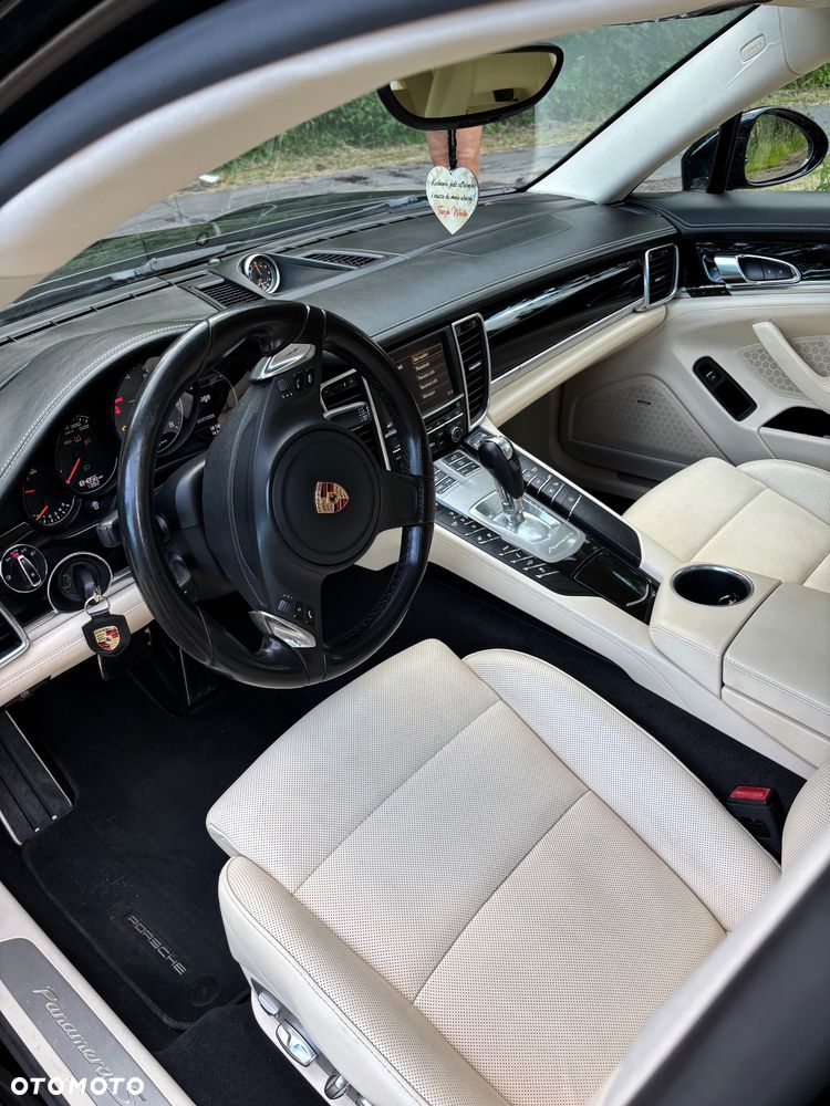 Porsche Panamera S - 12