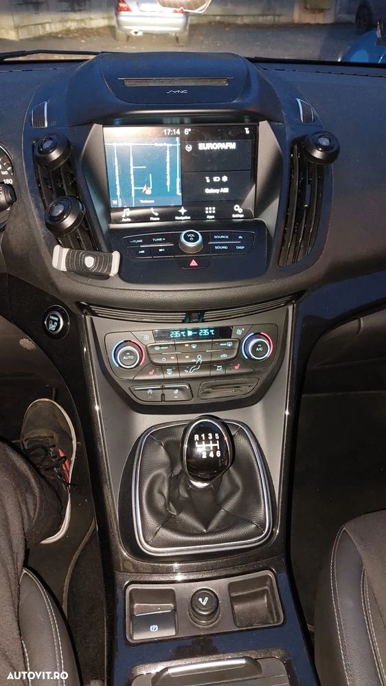 Ford Kuga 2.0 TDCi 4WD Titanium - 5