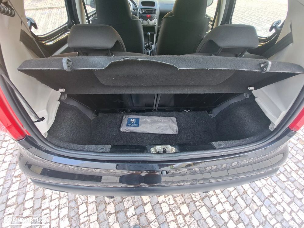 Peugeot 107 1.0 Urban - 24