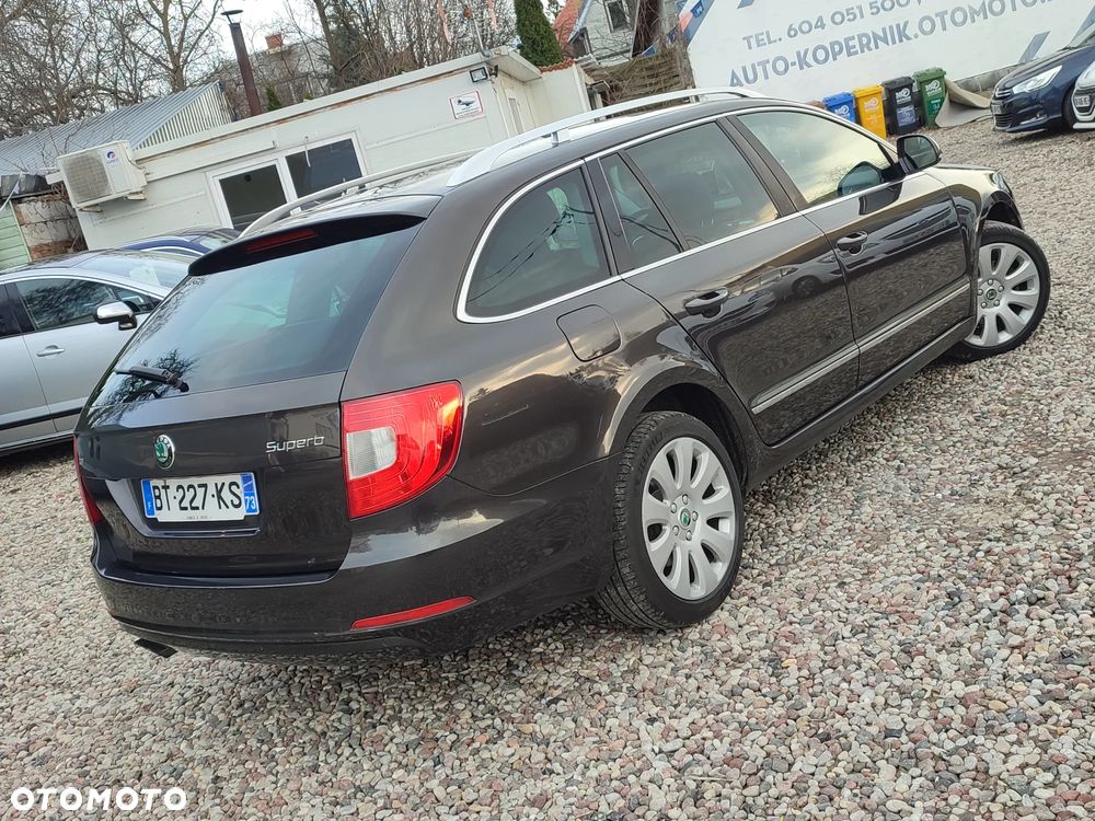 Skoda Superb 2.0 TDI DSG Exclusive - 3