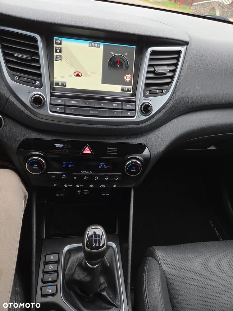 Hyundai Tucson blue 1.7 CRDi 2WD Intro Edition - 16