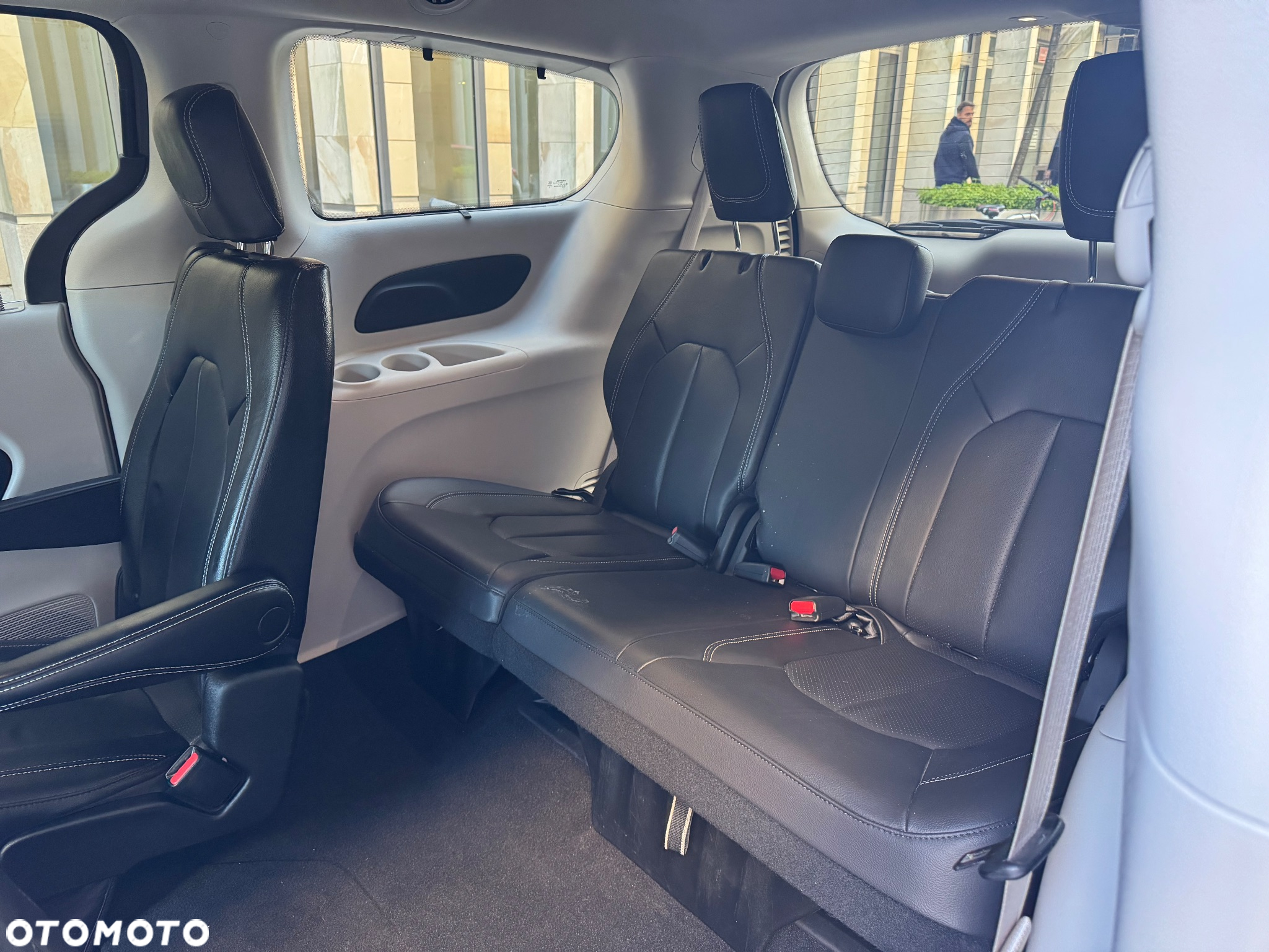 Chrysler Pacifica - 20