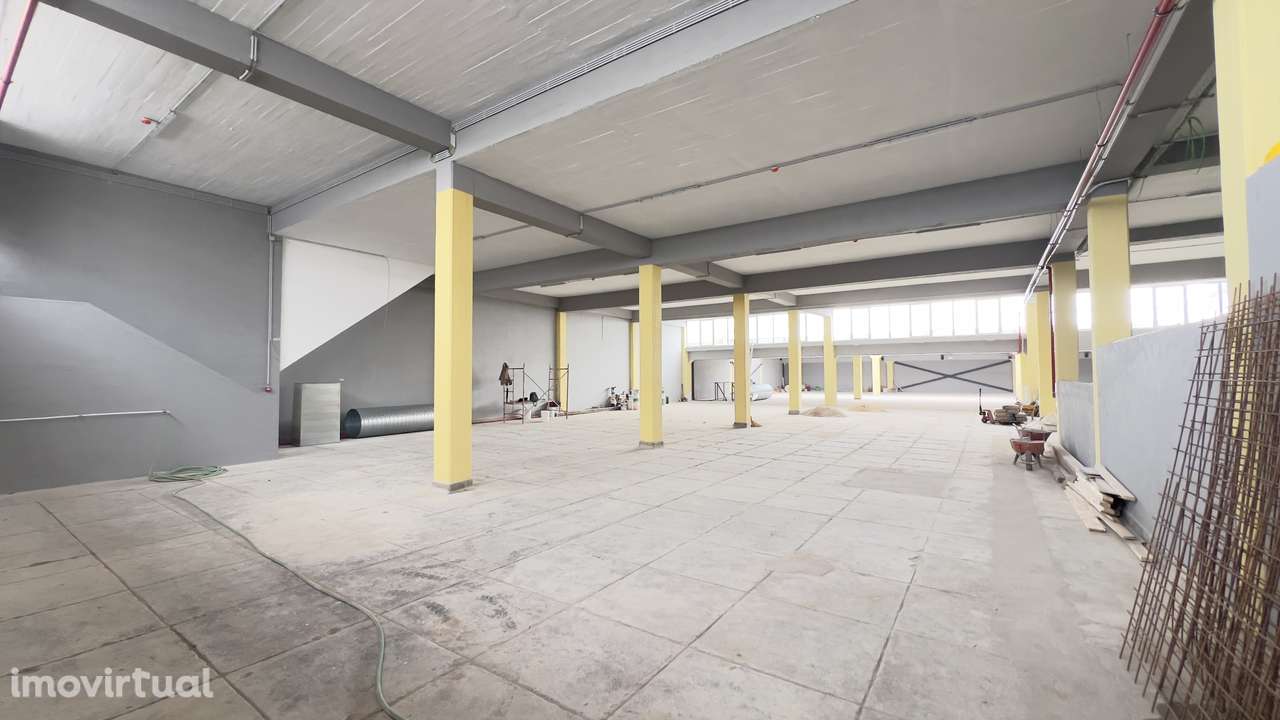 Armazém no Prior Velho - Grande imagem: 4/14