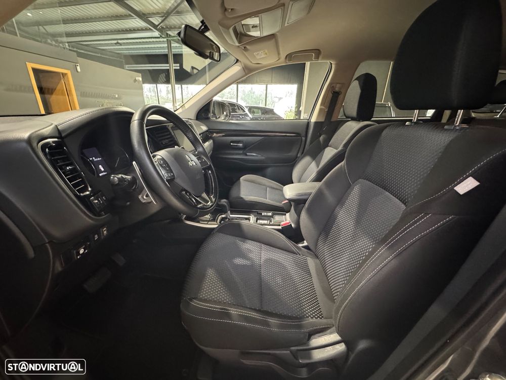 Mitsubishi Outlander 2.0 Kaiteki CVT - 33