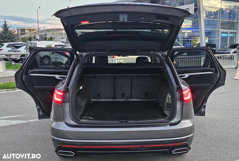 Volkswagen Touareg 3.0 V6 TDI SCR 4Motion Automatik R-Line - 11