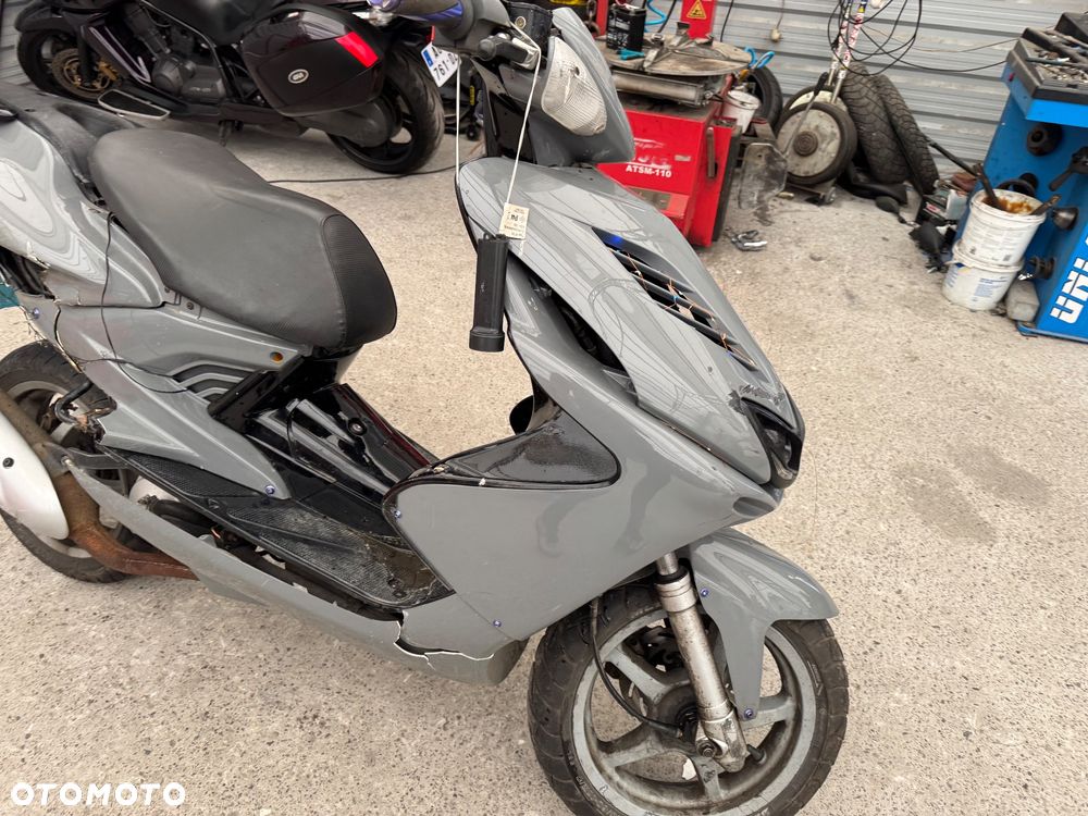 Yamaha Aerox - 9