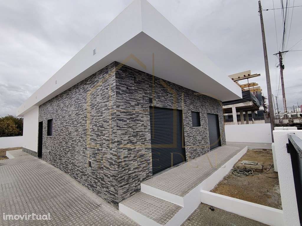 Moradia Térrea T3 +1 com Espaço para Piscina. Fernão Ferro - Grande imagem: 2/22