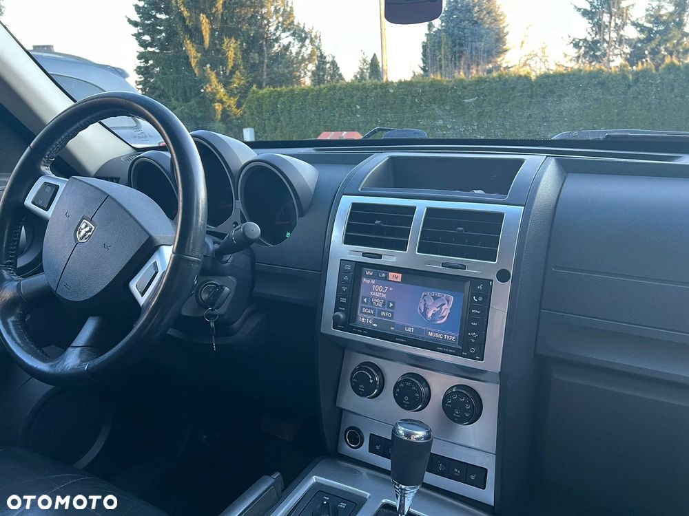 Dodge Nitro 2.8 CRD RT - 10