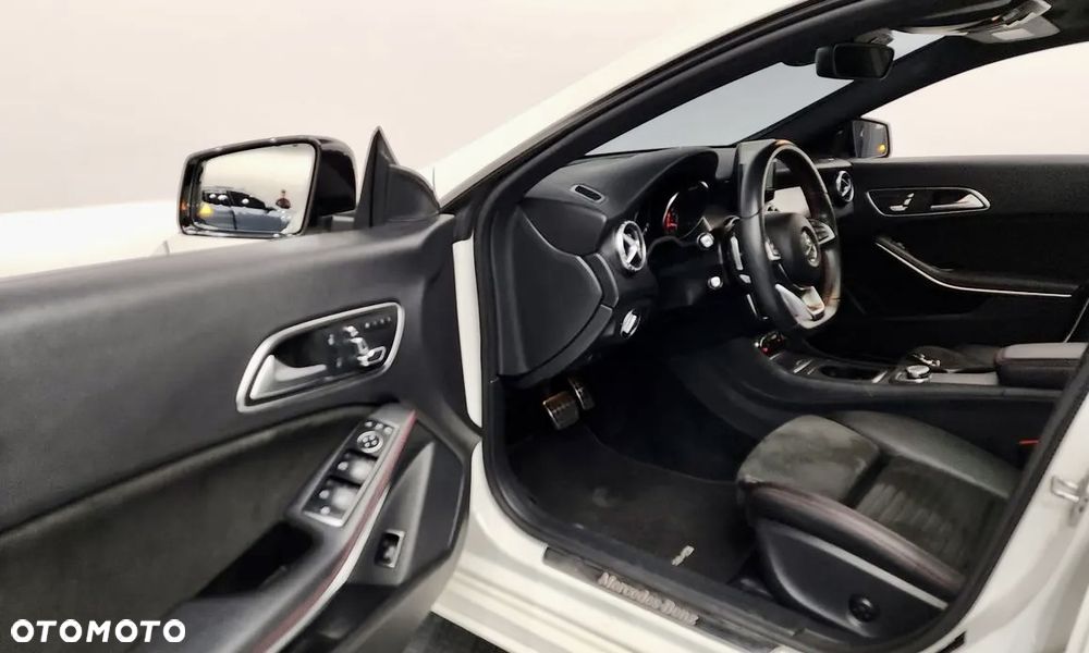 Mercedes-Benz CLA - 8