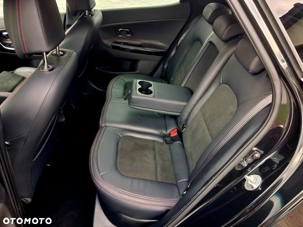 Kia Ceed 1.6 T-GDI GT - 26