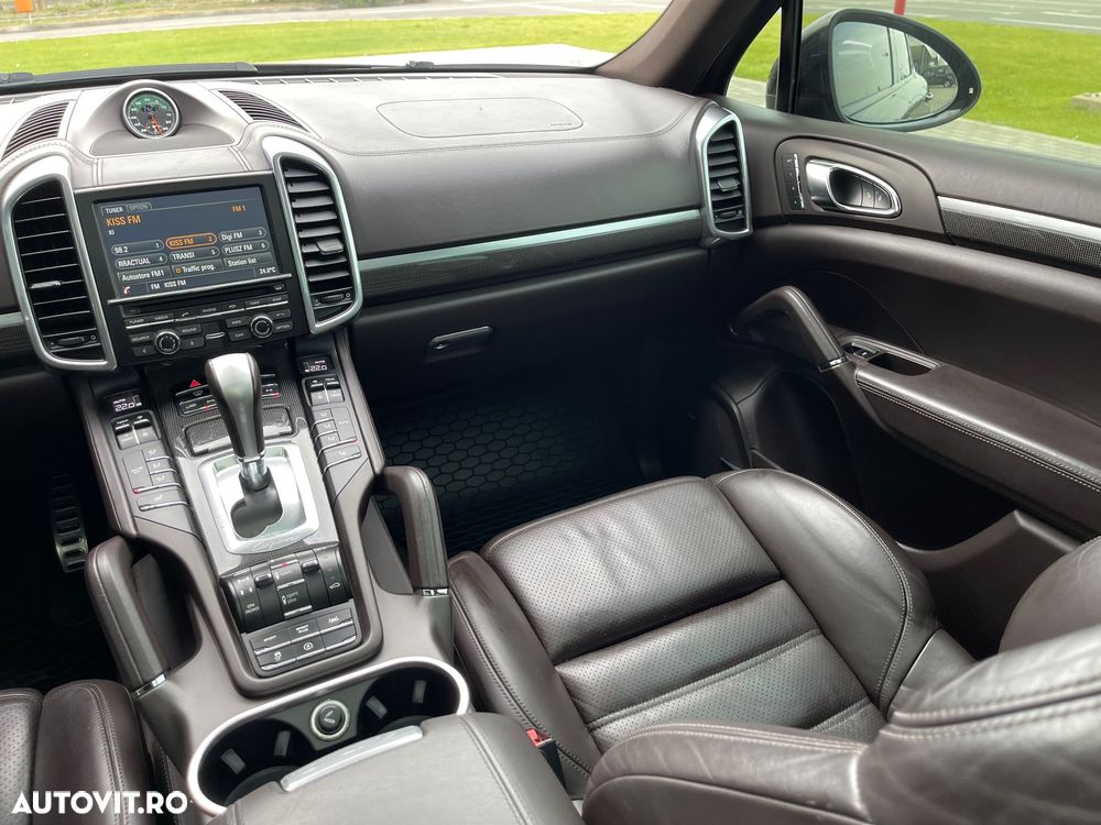 Porsche Cayenne 4.2 L S - 18