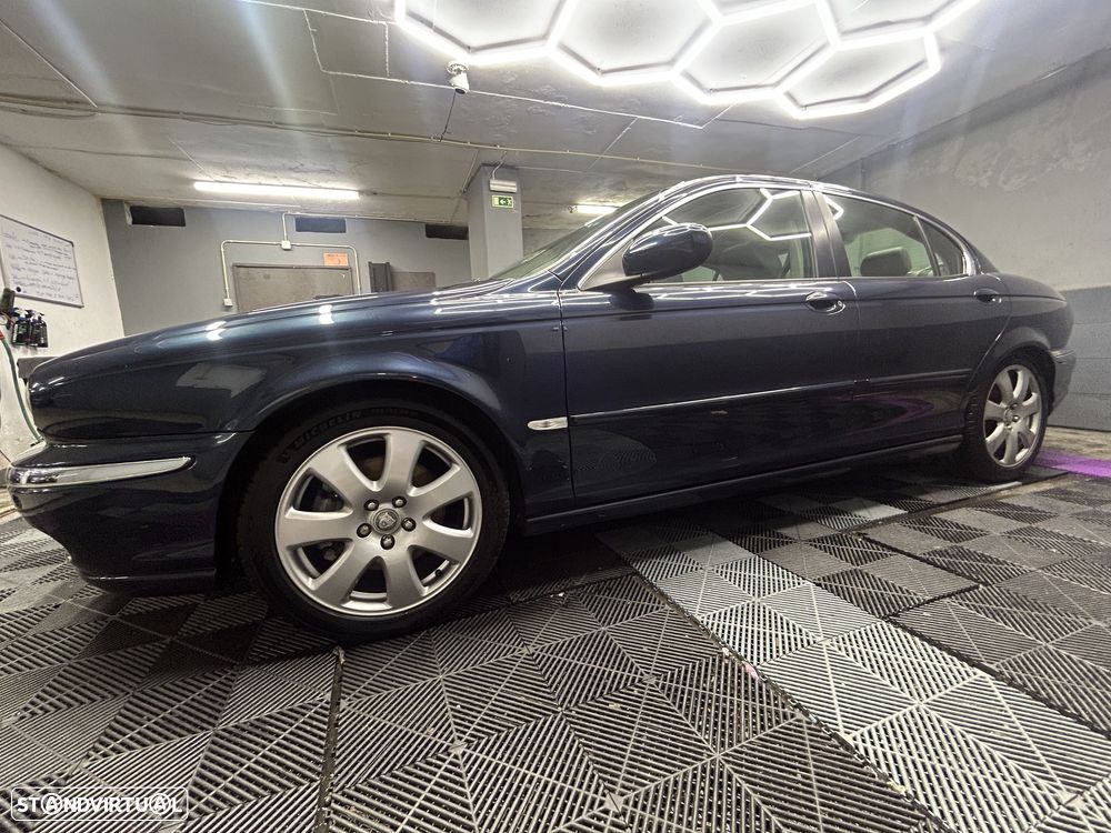 Jaguar X-Type 3.0 V6 Executive - 11