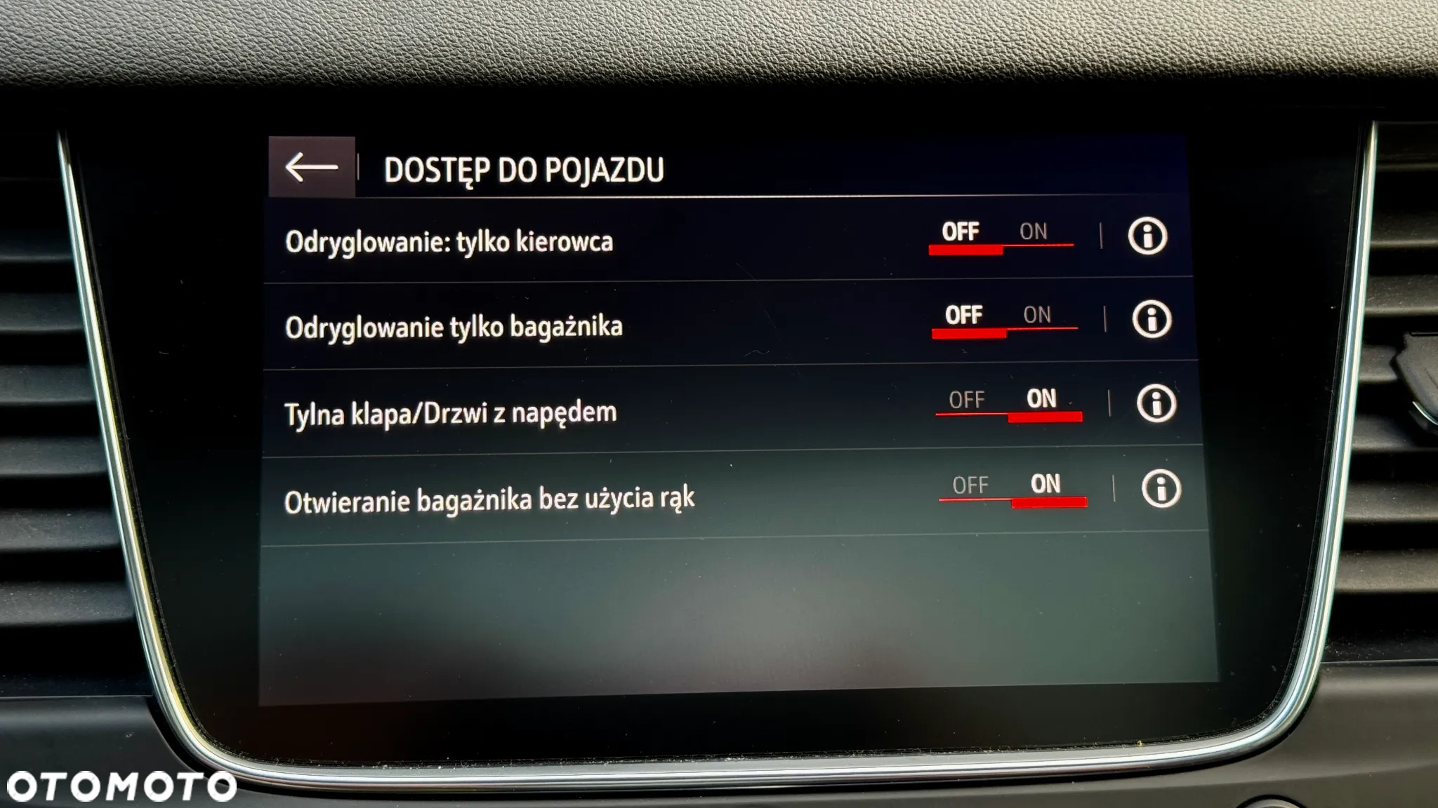 Opel Grandland X 1.2 Start/Stop Business Elegance - 28