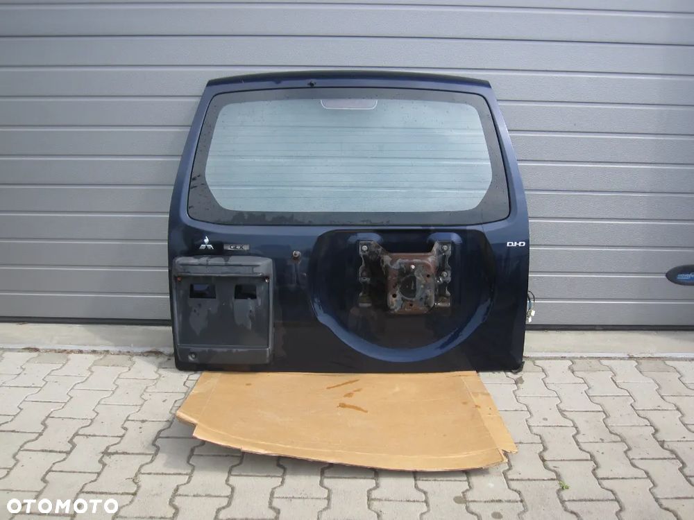 Mitsubishi Pajero 3,2DID 3D (krótki) klapa tylna tył kompletna