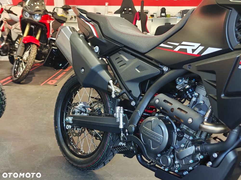 QJMOTOR SRT 300DX - 11