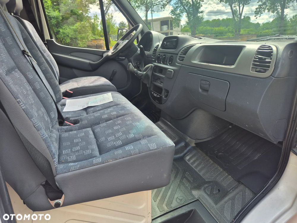 Mercedes-Benz Sprinter - 28