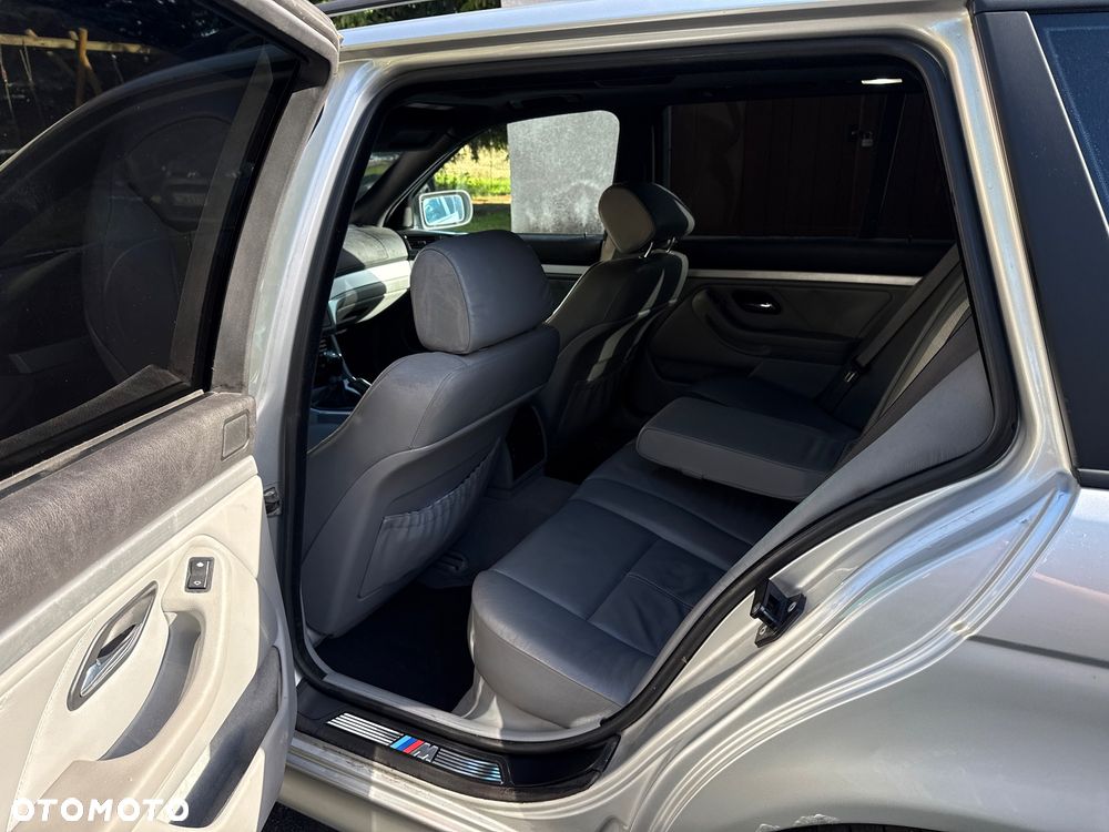 BMW Seria 5 525i - 12