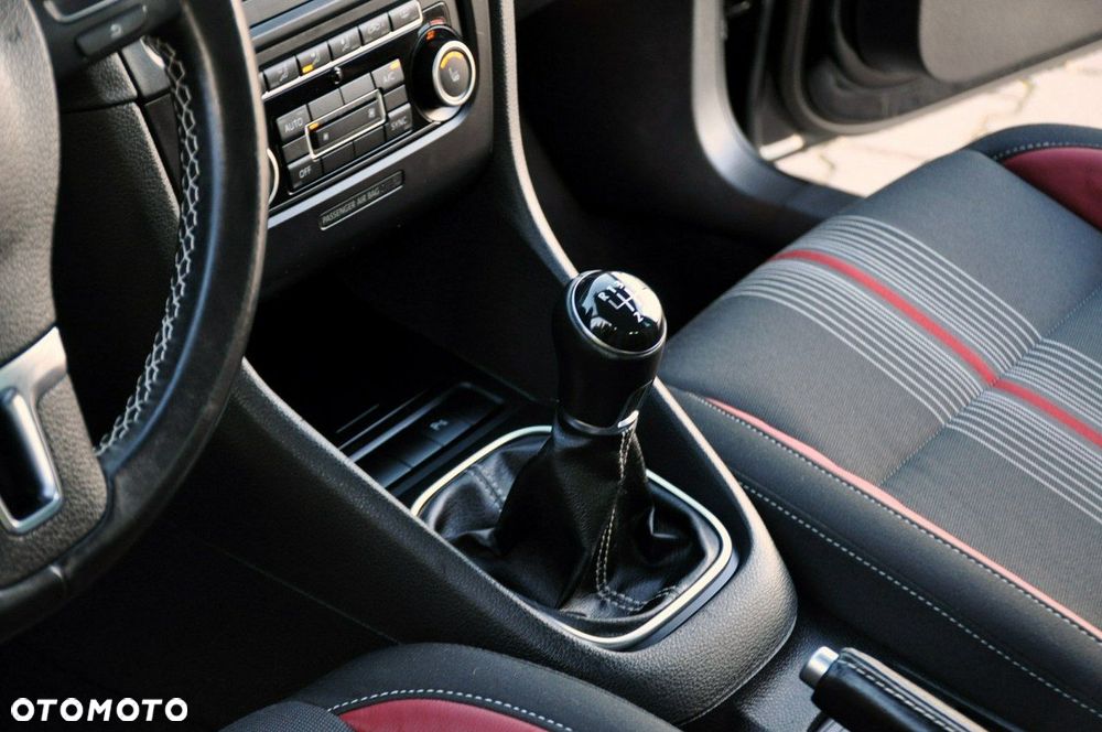 Volkswagen Golf - 34