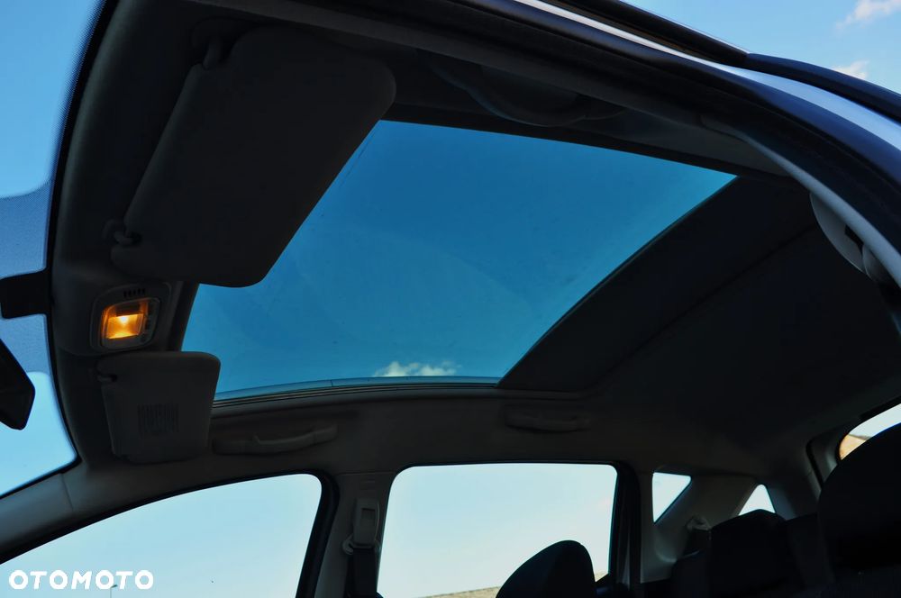 Peugeot 207 SW 95 VTi Family - 17