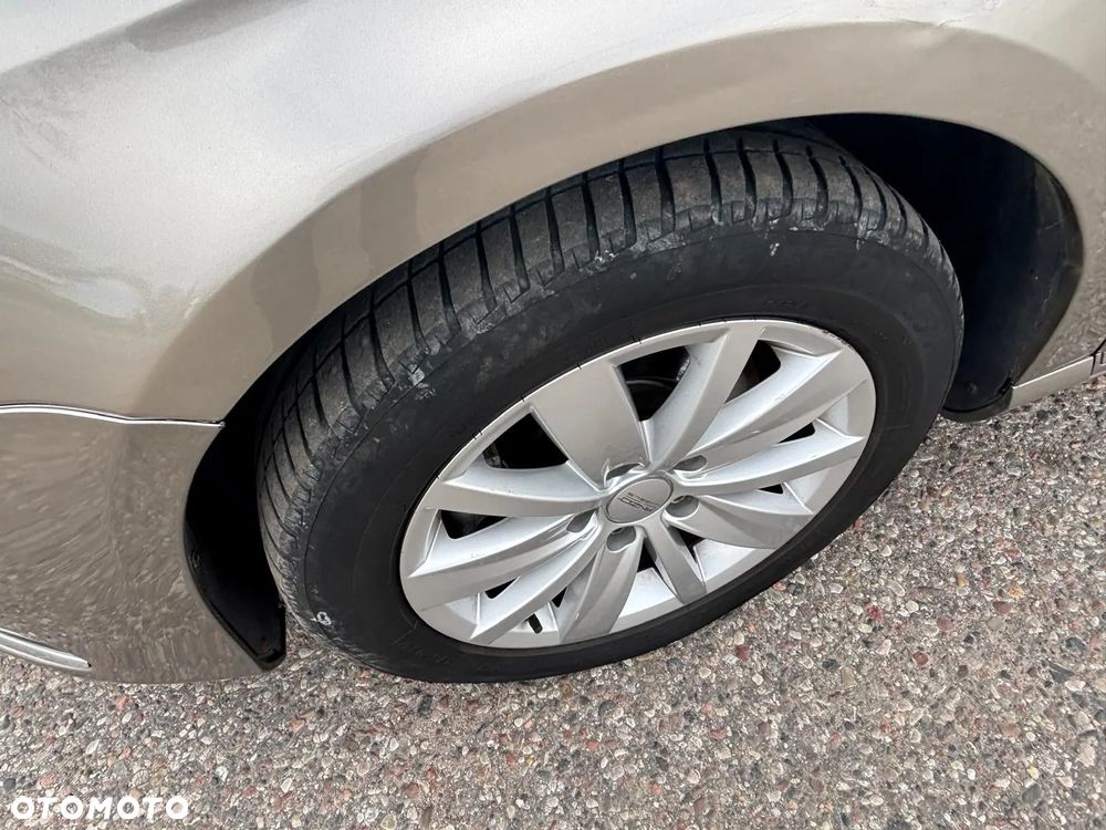 Volkswagen Passat 2.0 TDI Highline DSG - 24