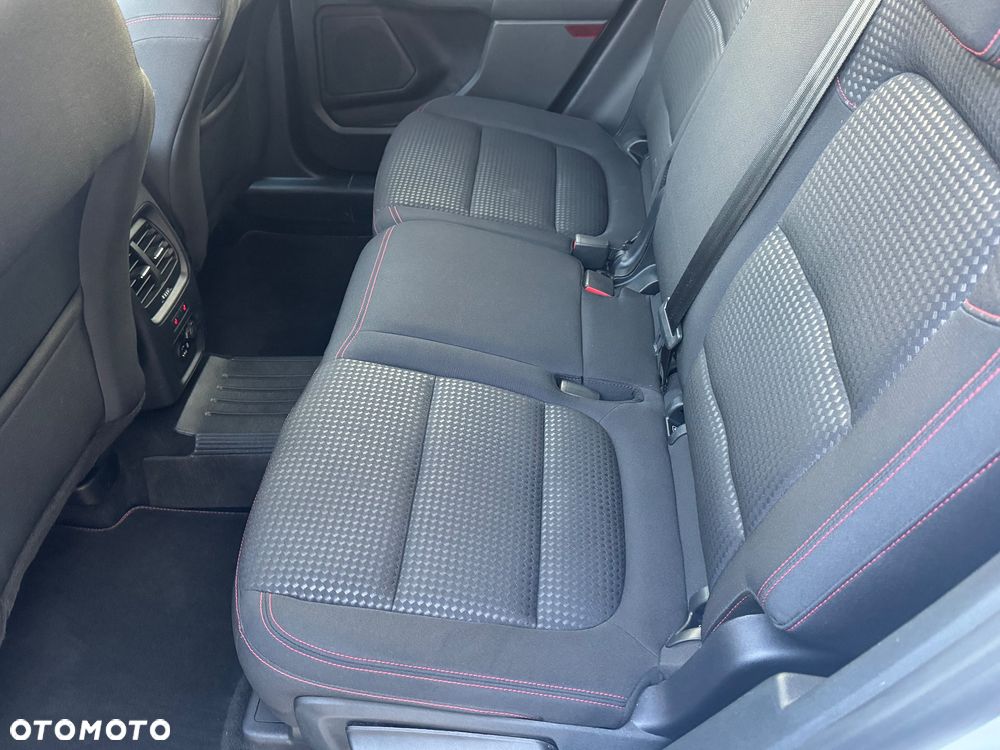 Ford Kuga 2.0 EcoBlue Hybrid ST-LINE - 37