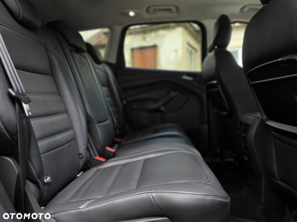 Ford Kuga - 27