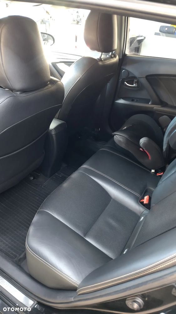 Toyota Avensis 2.0 D-4D Prestige - 6