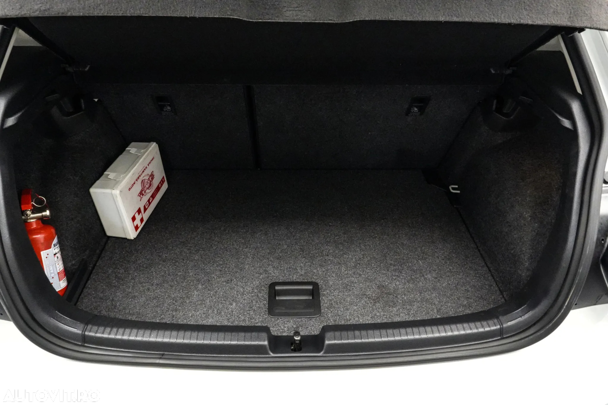 Volkswagen Polo 1.6 TDI DSG Highline - 22
