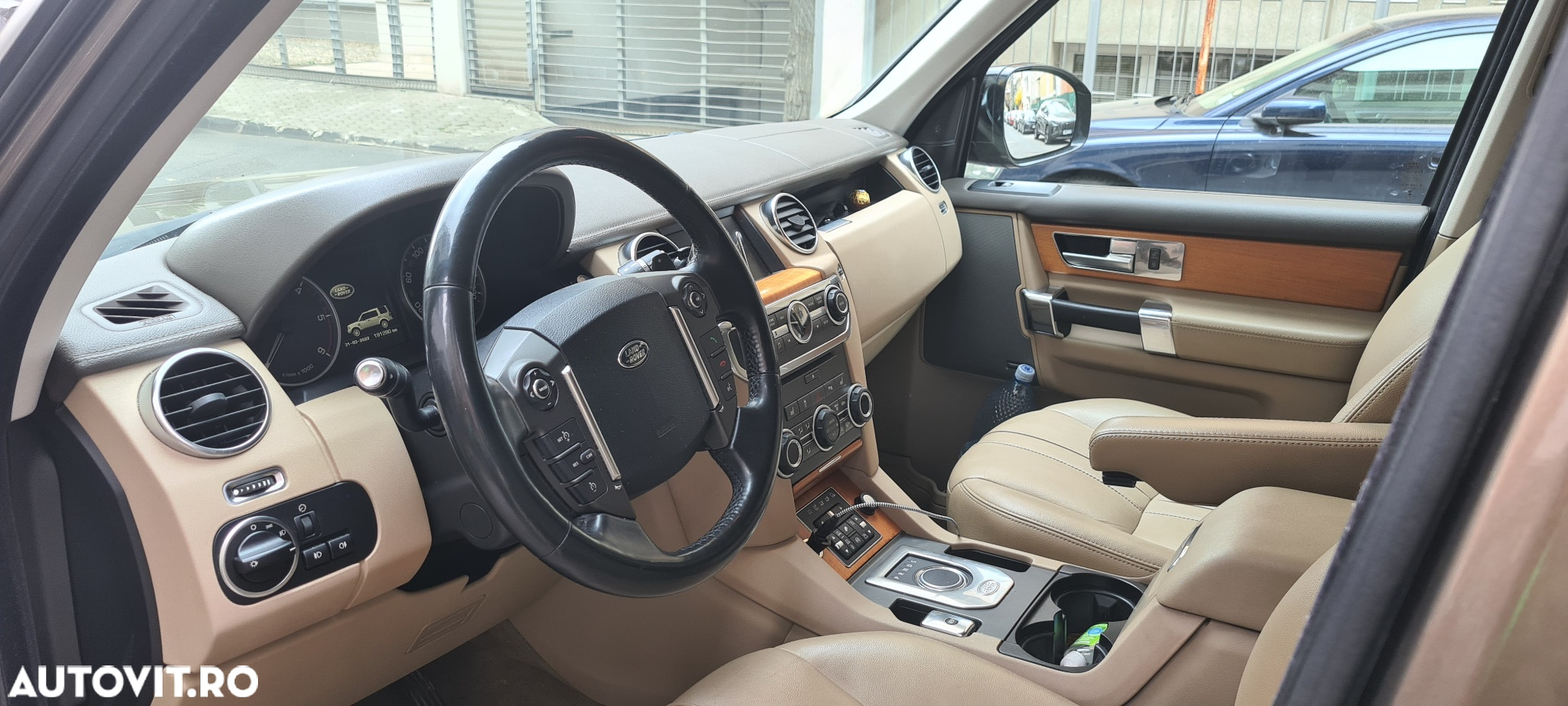 Land Rover Discovery 4 3.0 SDV6 HSE Aut - 8