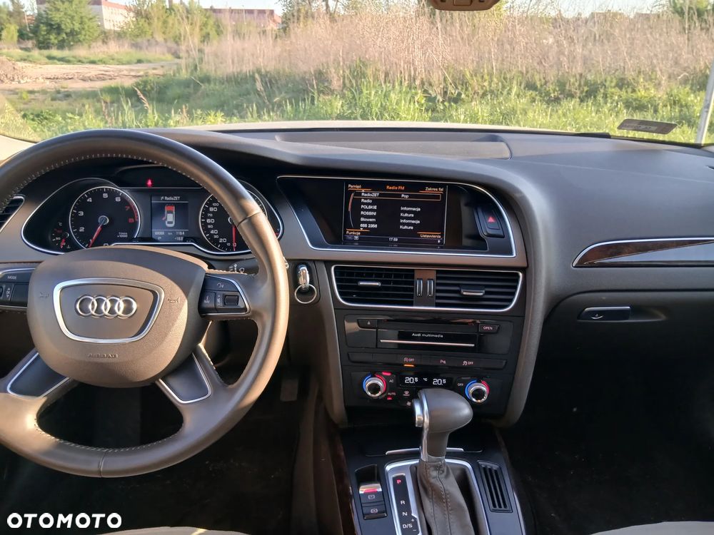 Audi A4 Limousine - 4