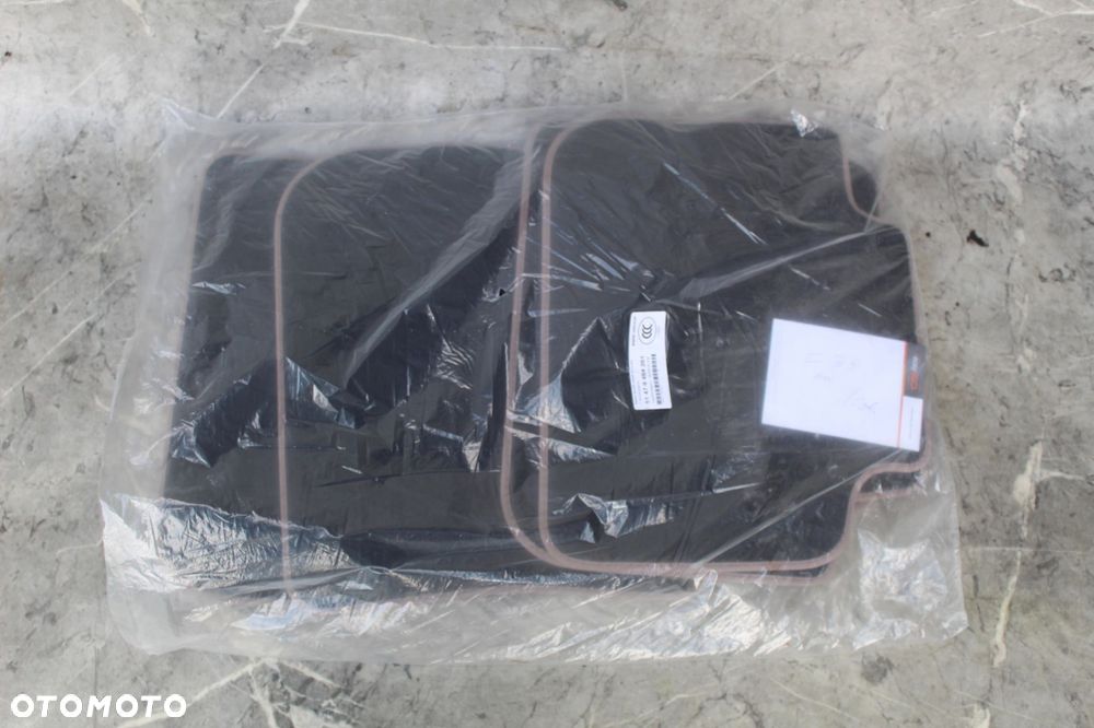 DYWANIKI WELUROWE BMW X2 F39 9484261 NOWE - 1