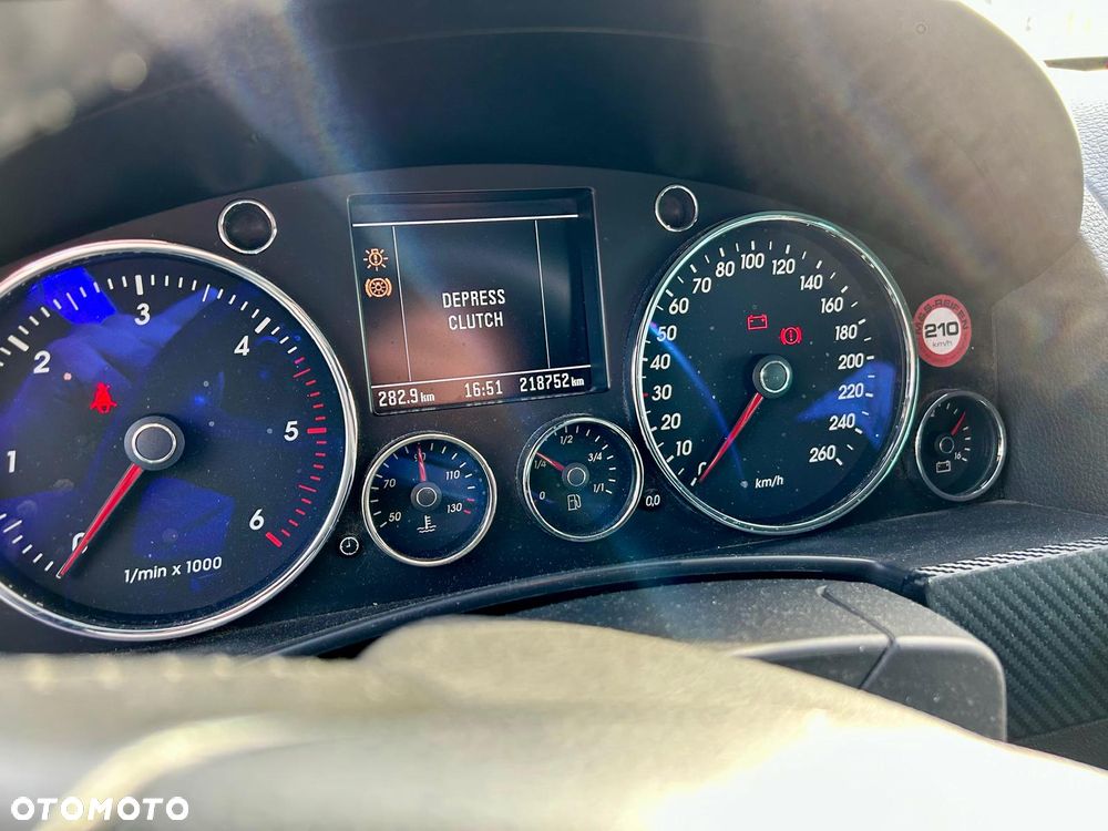 Volkswagen Touareg 2.5 R5 TDI - 10