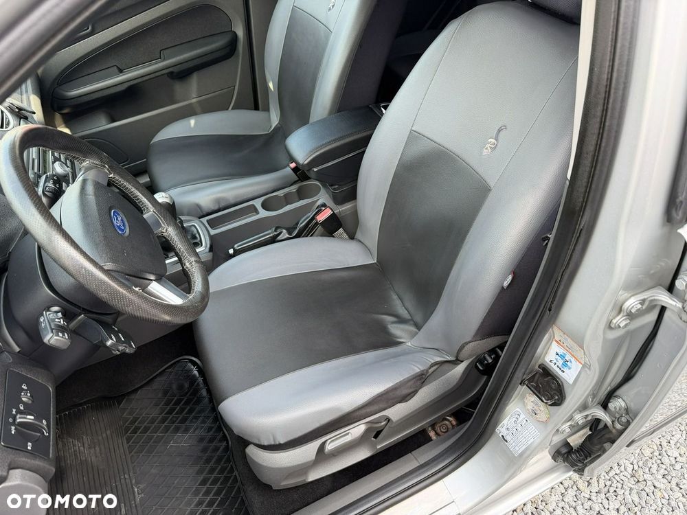 Ford Focus - 10