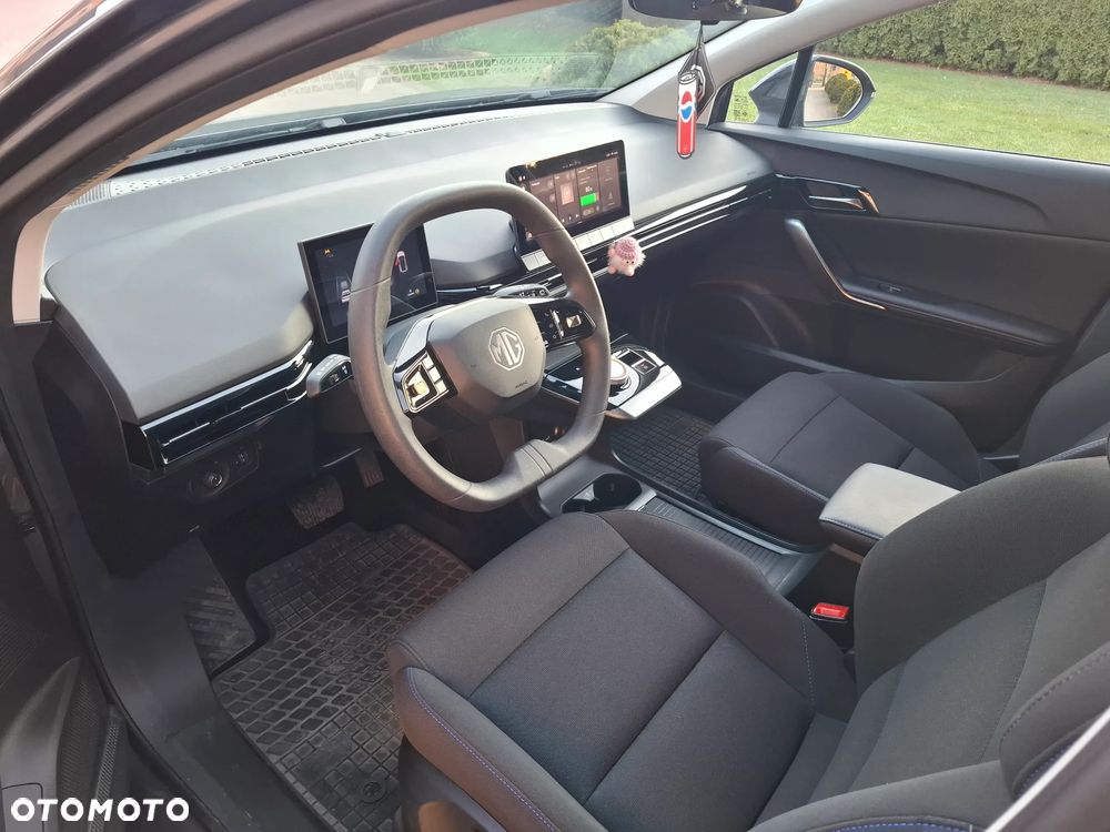 MG 4 Luxury 49 kWh - 28