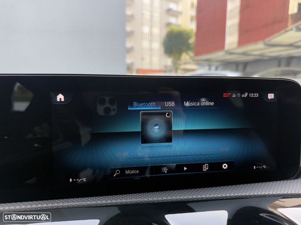 Mercedes-Benz CLA 250 e Shooting Brake AMG Line - 38