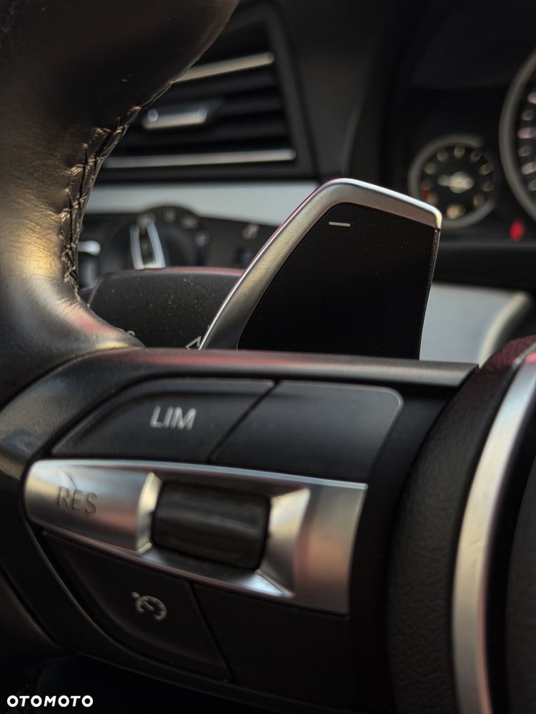 BMW Seria 5 520d xDrive - 16