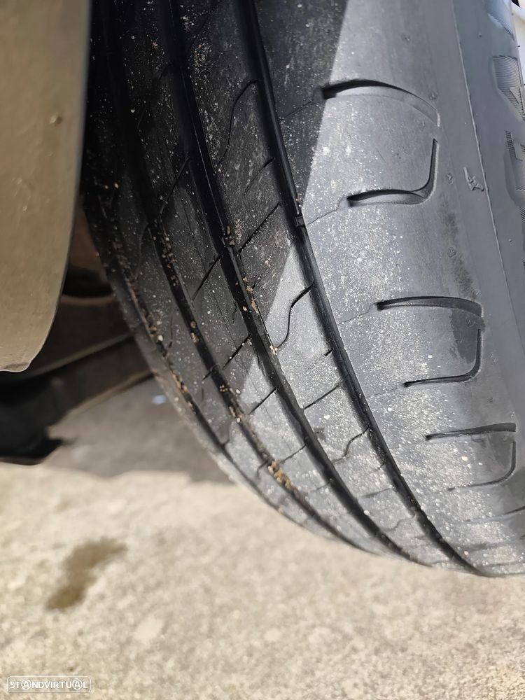 Hyundai Santa Fe 2.0 CRDi Family 4WD - 7