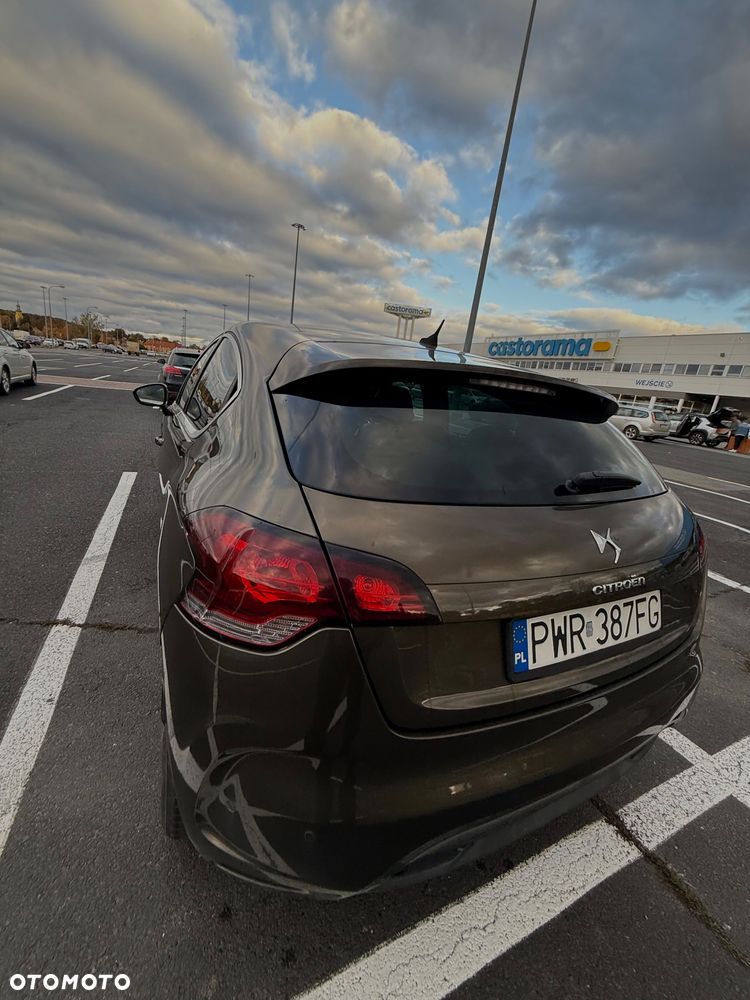 Citroën DS4 1.6 e-HDi SoChic MCP - 8