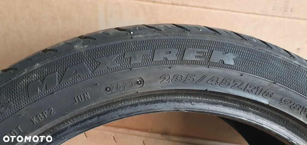 1X Opona Maxtrek Maximus M1 235/45 r18 2623 5mm - 6