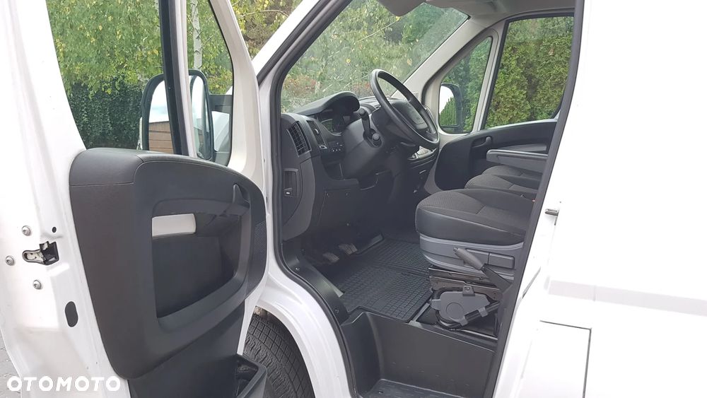 Peugeot Boxer 2.2 HDi 140KM L2H2 - 12