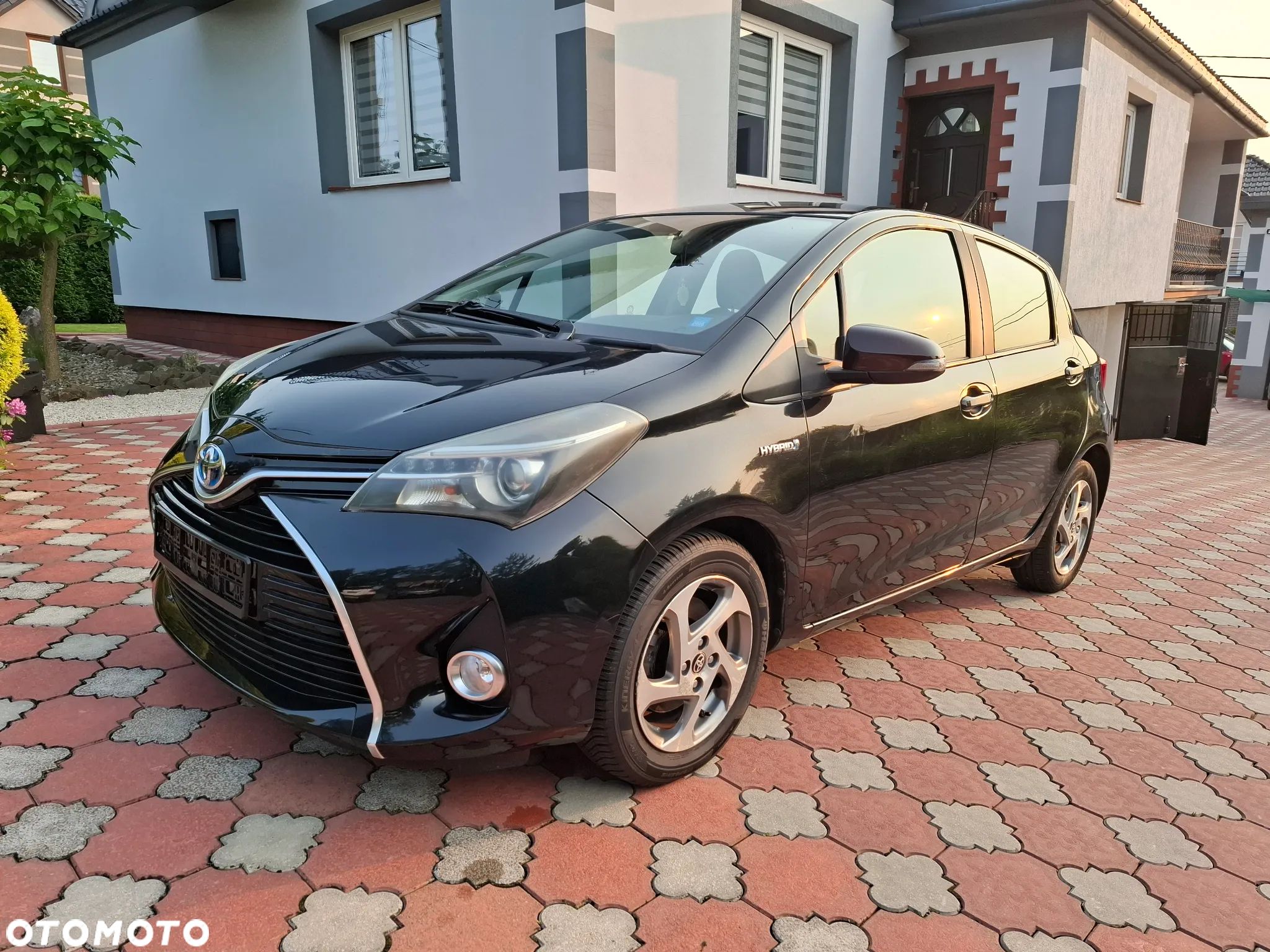 Toyota Yaris Hybrid 1.5 VVT-i Comfort - 1