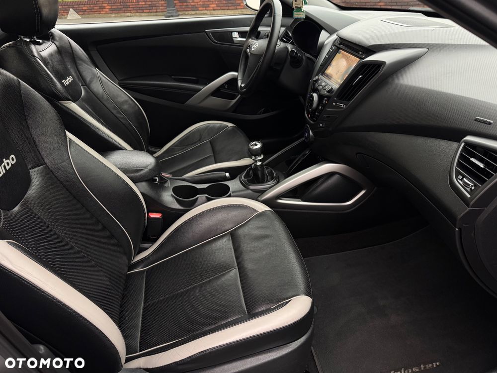 Hyundai Veloster 1.6 Turbo Premium - 18