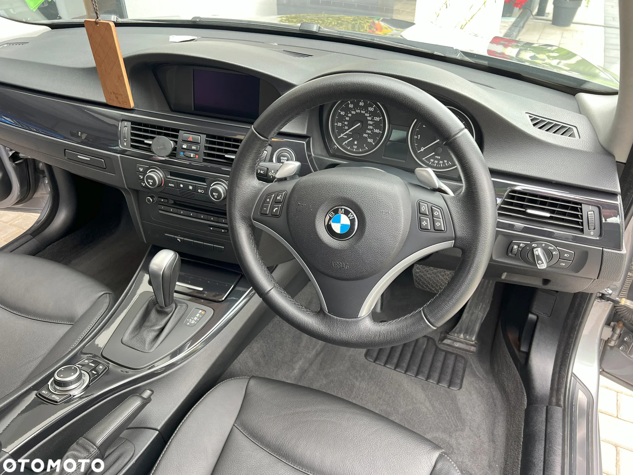 BMW Seria 3 325i Touring - 9