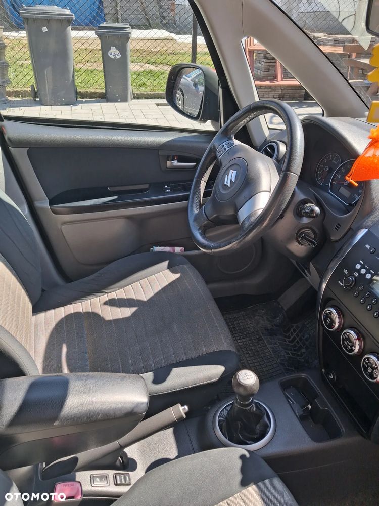 Suzuki SX4 1.6 VVT 4x4 Comfort - 4
