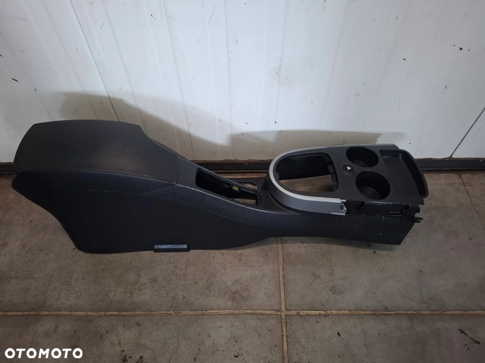 Podłokietnik Seat Altea 2010 rok lift - 6